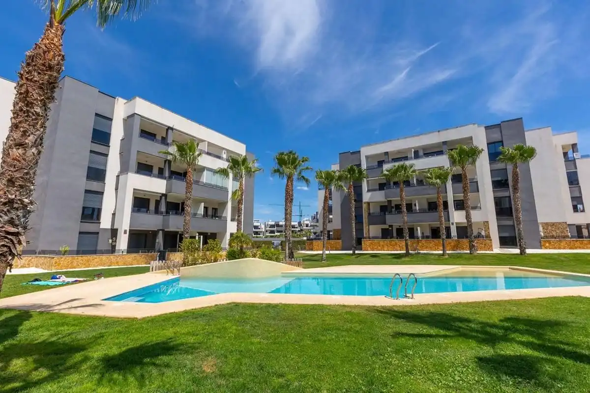 Appartement compact avec piscine à vendre à Orihuela Costa