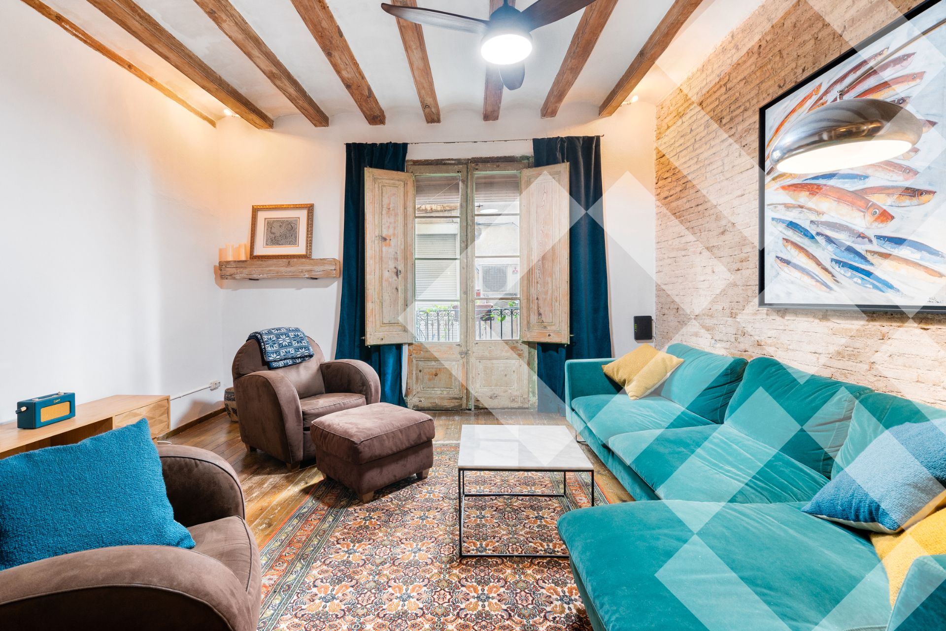 Sala d'estar de Pis en venda en  Barcelona Capital amb Parquet, Moblat i Forn