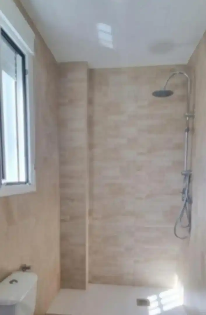 Bany de Casa adosada en venda en Camas amb Forn