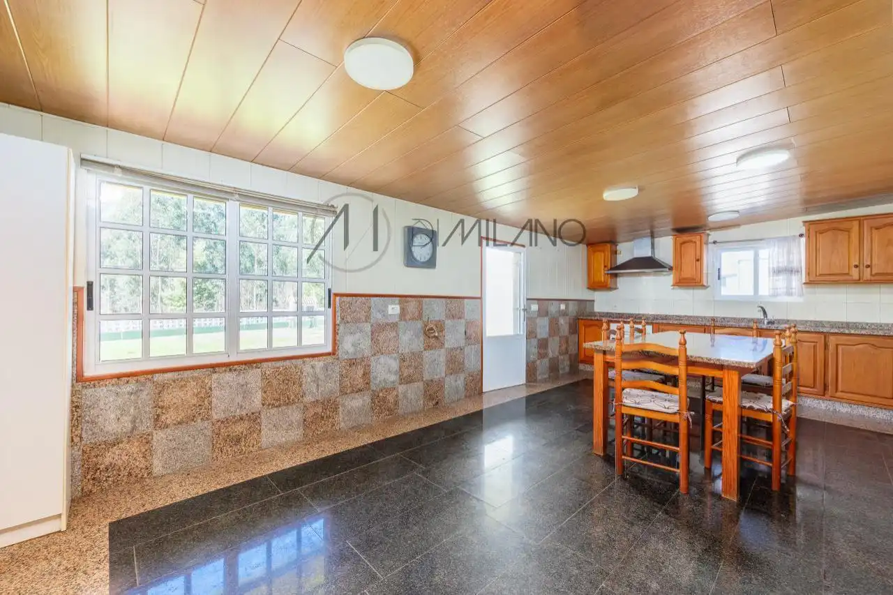 Cocina de Casa o chalet en venta en Vigo  con Calefacción, Jardín privado y Parquet