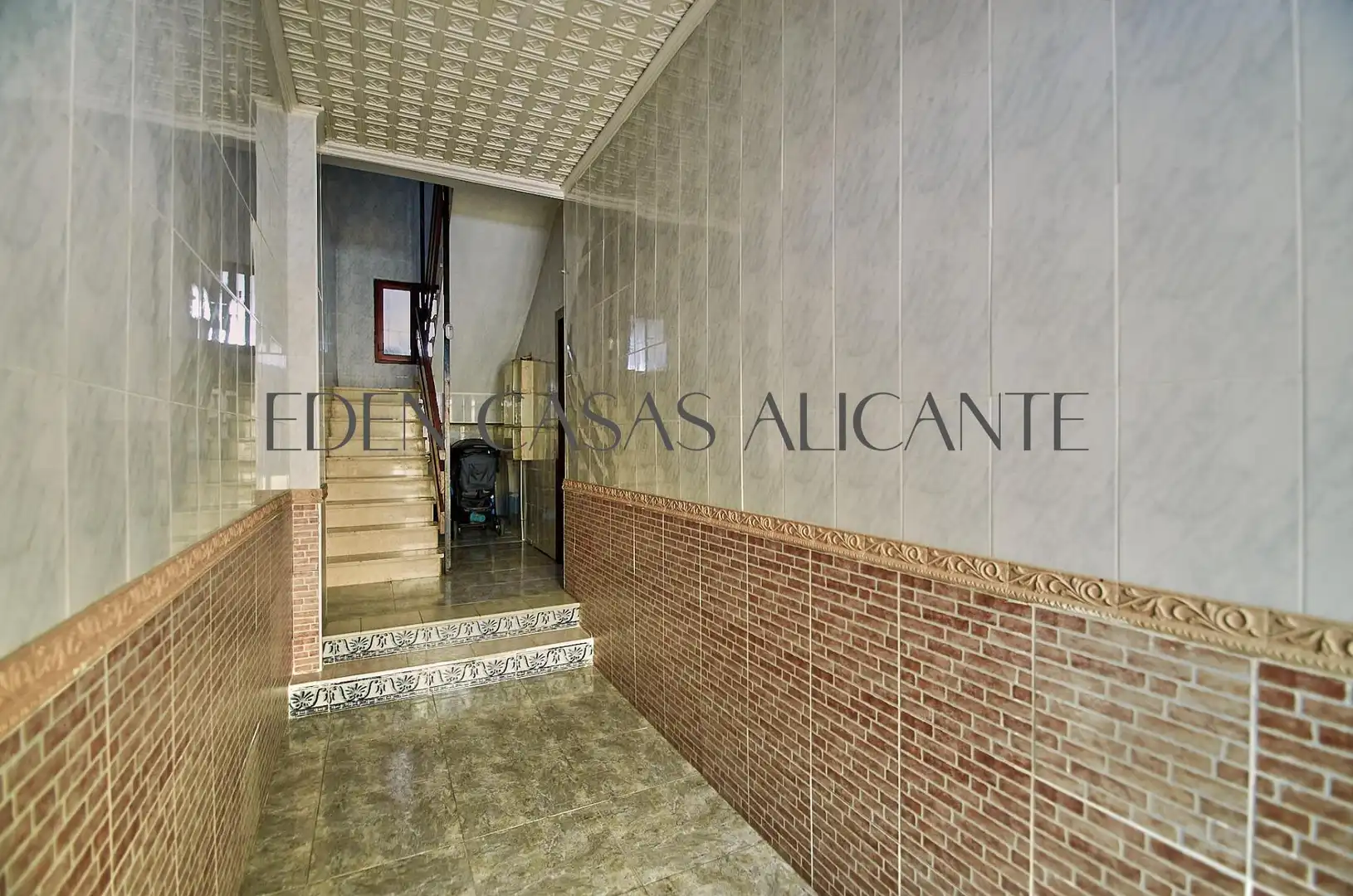 Casa adosada en venda en El Campello amb Jardí privat, Terrassa i Traster