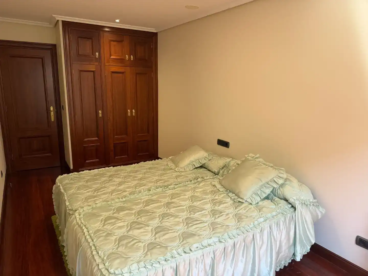 Habitación de Piso de alquiler en Vigo  con Parquet, Trastero y Amueblado