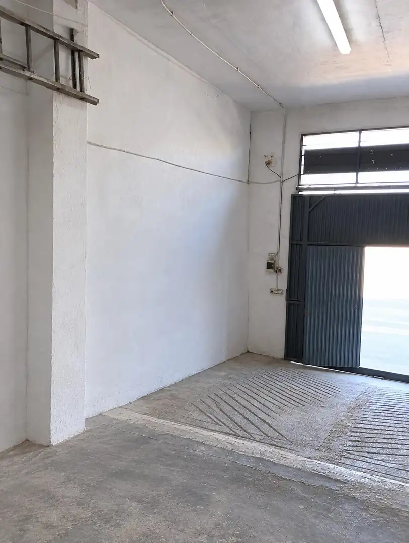 Local commercial à vendre à Pedanías Oeste, imagen 3