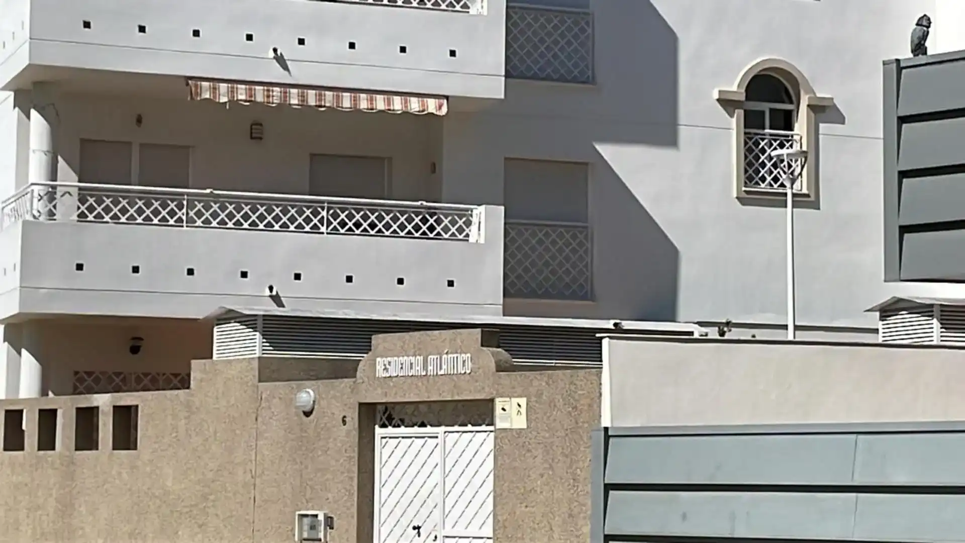 Vista exterior de Piso en venta en Rota con Aire acondicionado, Trastero y Piscina