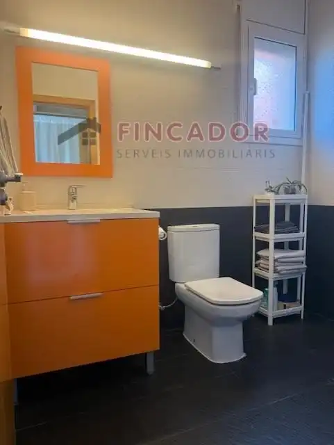 Baño de Casa adosada en venta en Barcelona con Aire acondicionado, Calefacción y Parquet