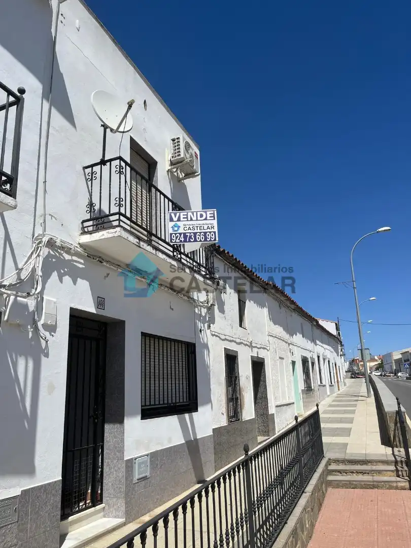 Vista exterior de Casa adosada en venta en Barcarrota con Amueblado