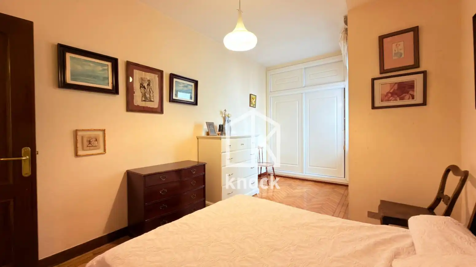Bedroom of Flat for sale in Oviedo   with Heating and Parquet flooring