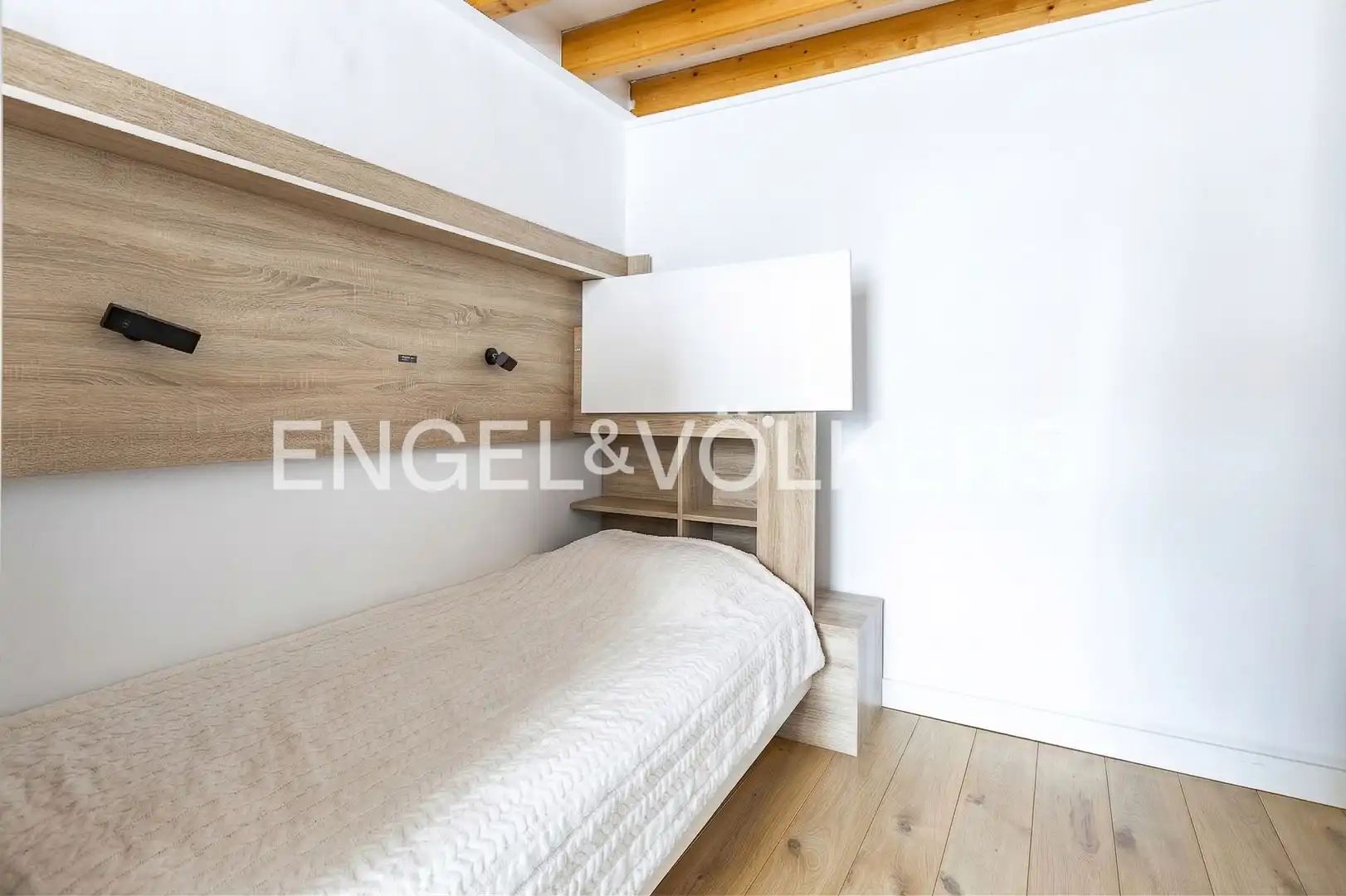Habitación de Casa o chalet en venta en Badalona con Aire acondicionado, Calefacción y Jardín privado