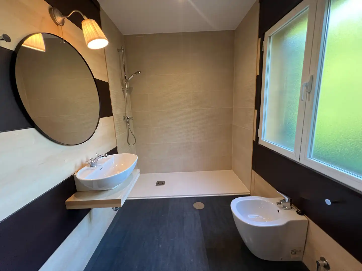 Bany de Casa o xalet per a compartir en Madrid amb Aire condicionat, Calefacció i Jardí privat