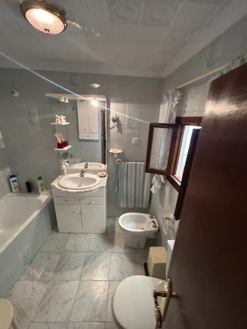 Baño de Casa adosada en venta en Sayalonga con Calefacción, Terraza y Trastero