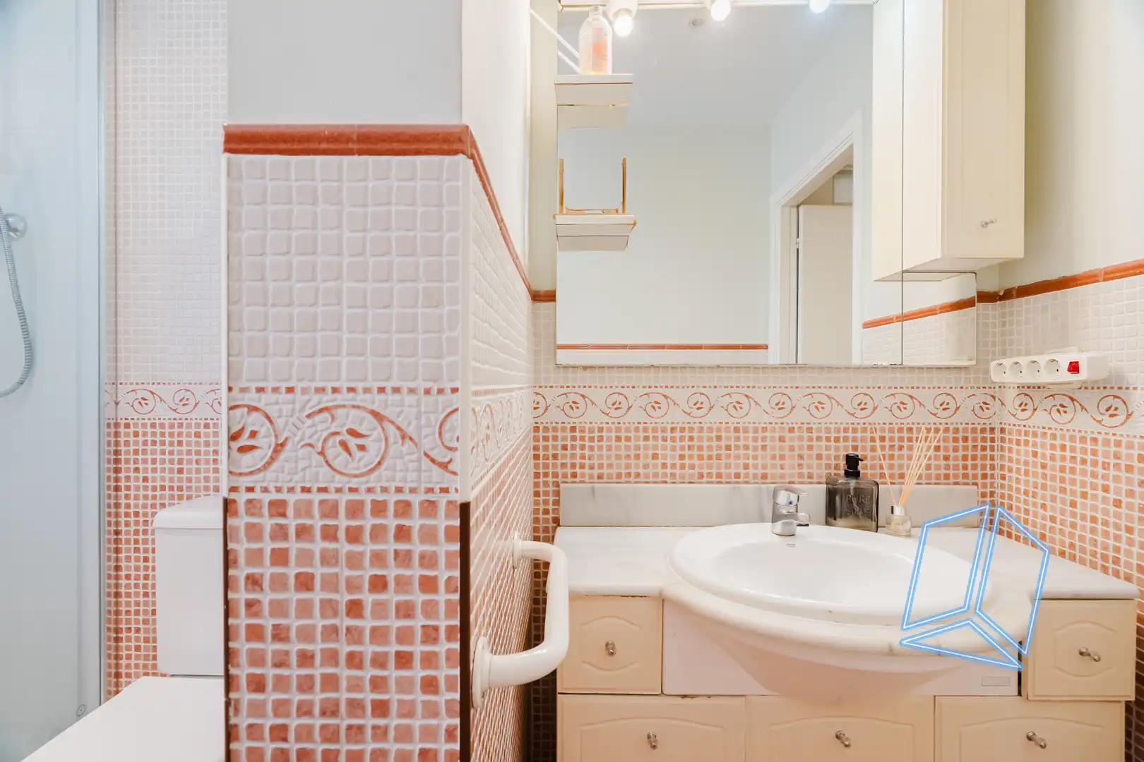 Bathroom of Flat for sale in Barcelona  with Balcony
