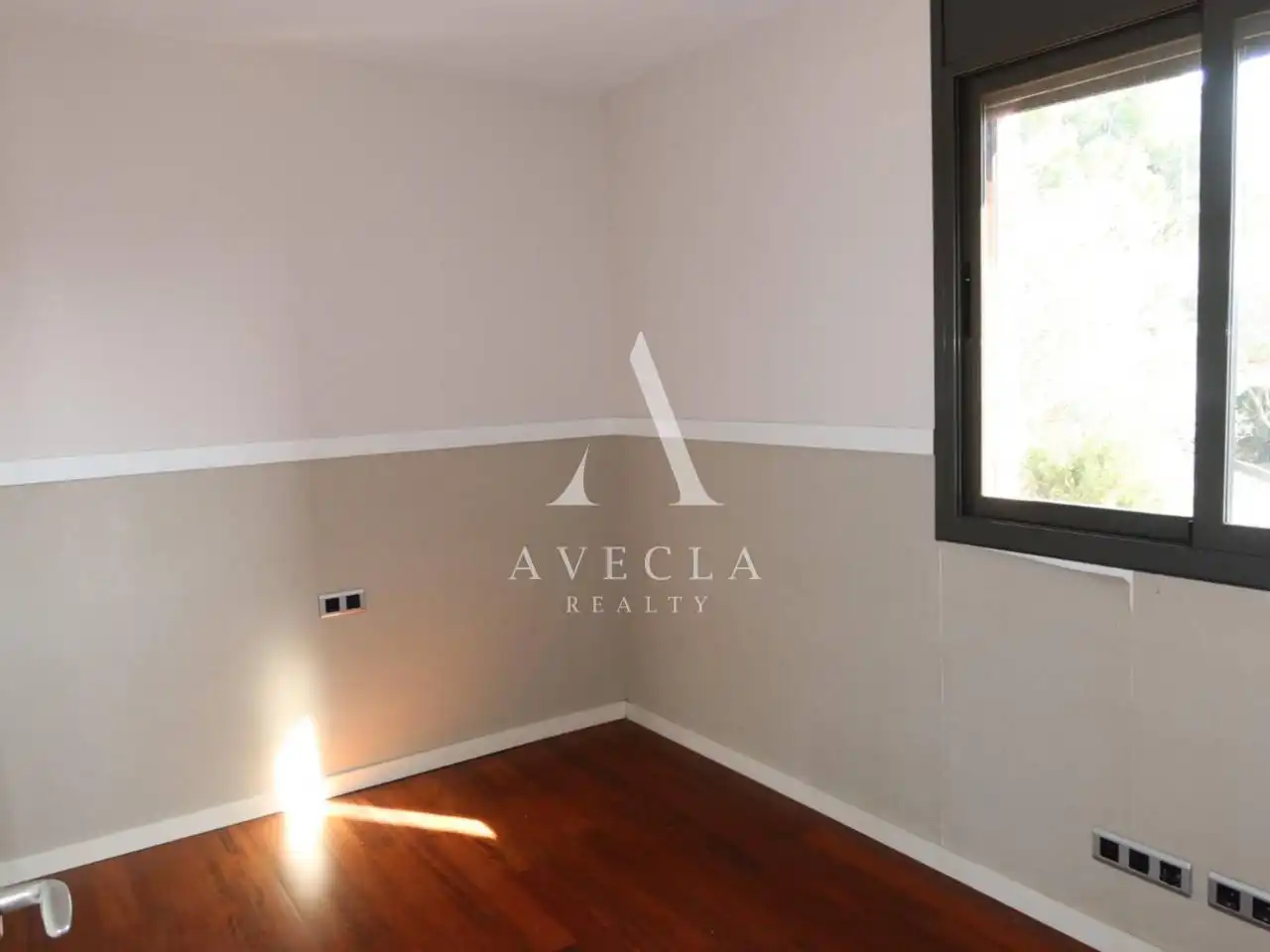 Dormitori de Casa o xalet en venda en Rubí amb Calefacció, Jardí privat i Parquet