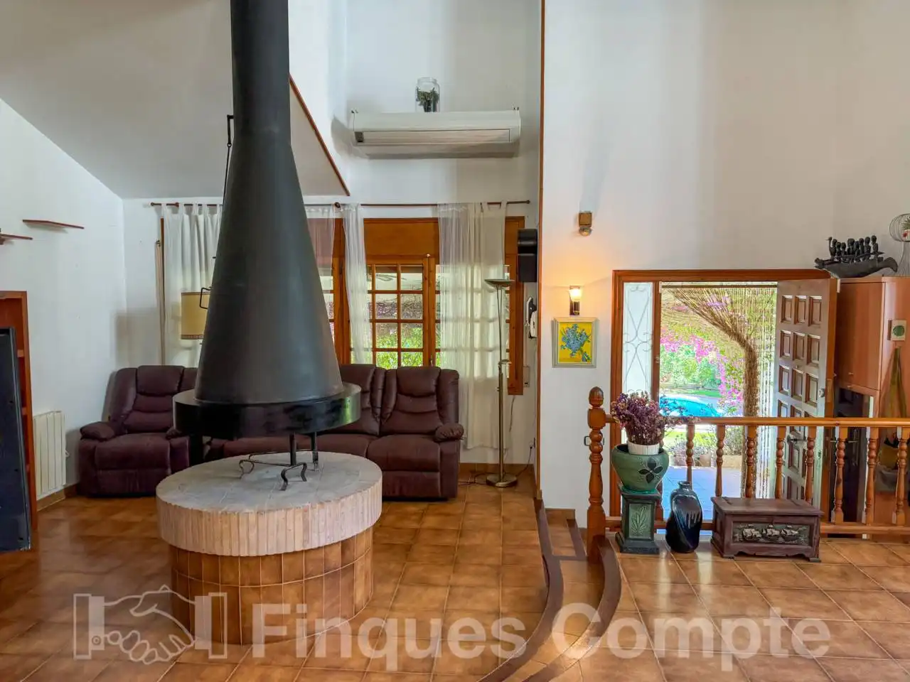 Sala d'estar de Casa o xalet en venda en Roda de Berà amb Aire condicionat, Calefacció i Jardí privat