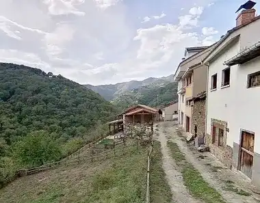 Außenansicht von Einfamilien-Reihenhaus zum Verkauf in Laviana mit Möbliert
