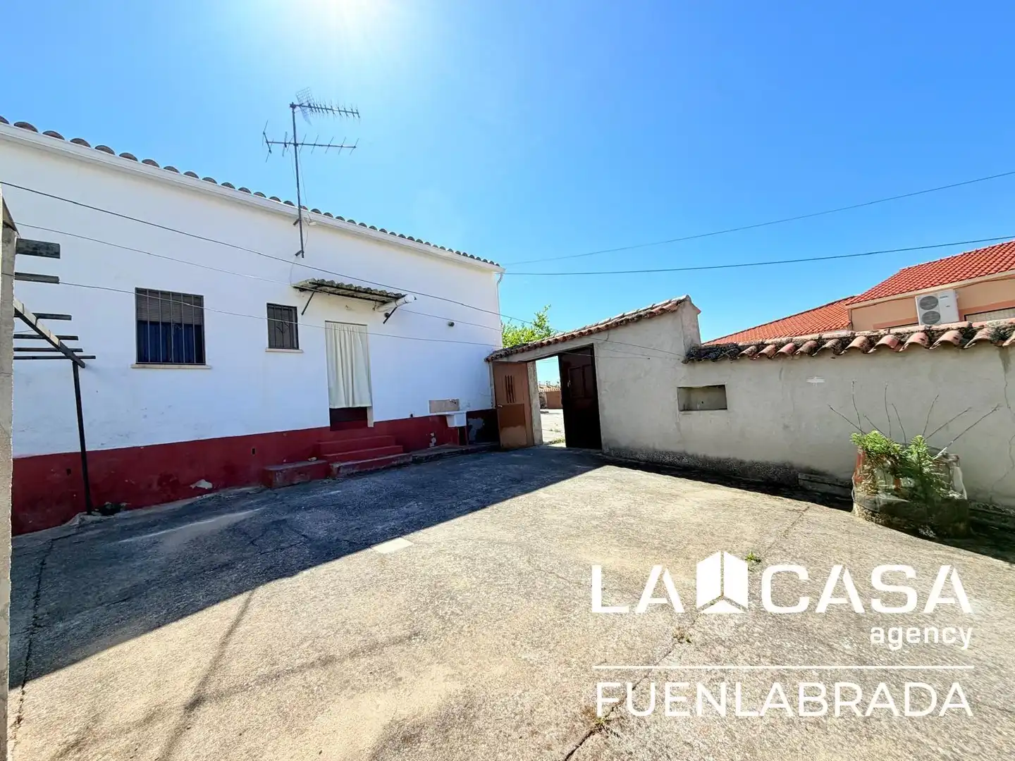 Exterior view of Houses for sale in Sevilleja de la Jara
