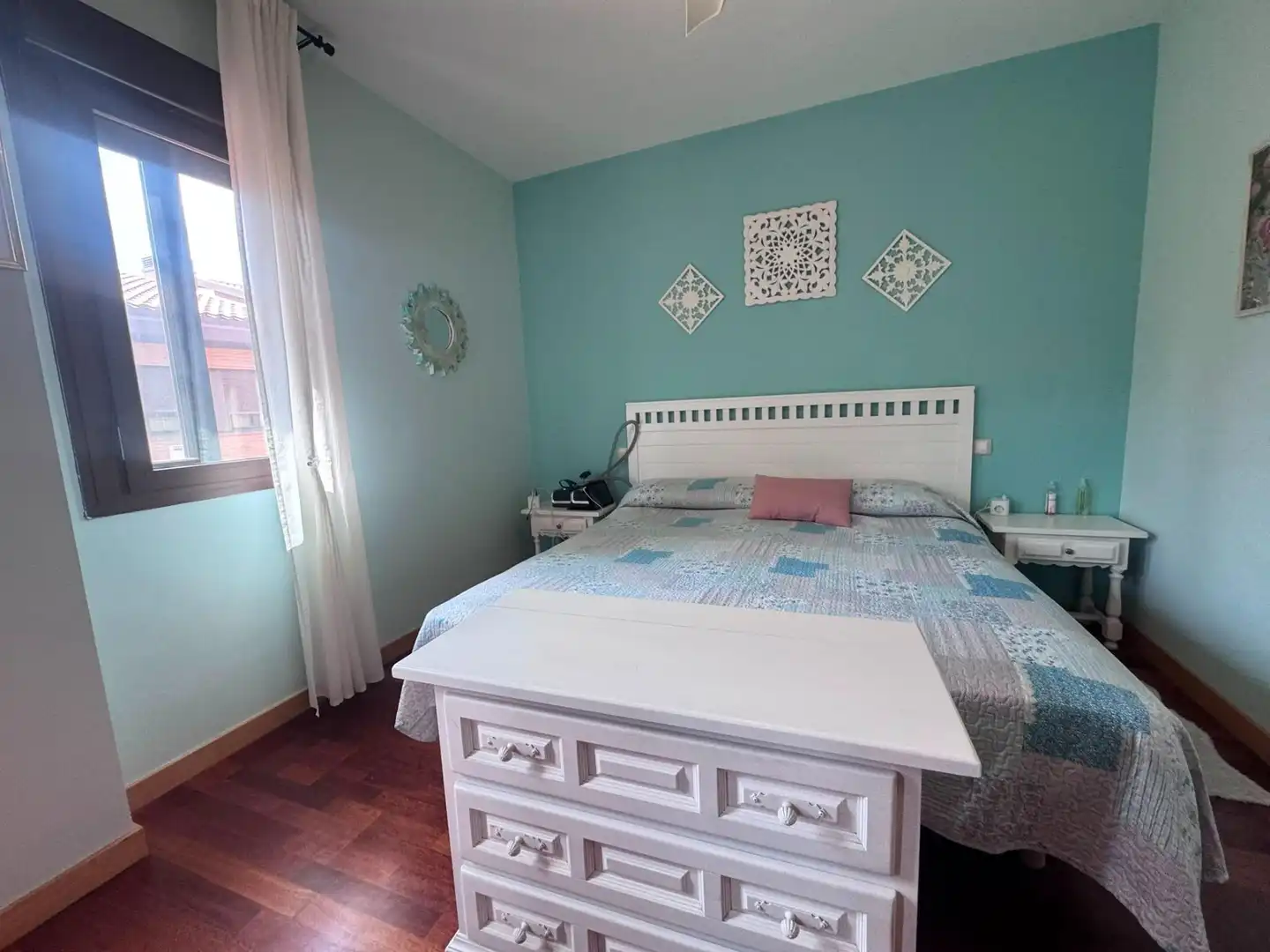 Habitación de Casa adosada en venta en Yebes con Calefacción, Balcón y Piscina comunitaria