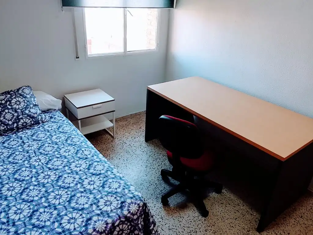 Bedroom of Flat for share in Córdoba