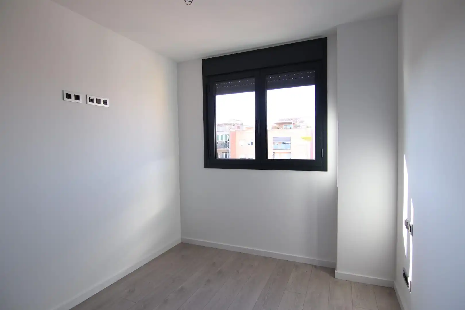 Schlafzimmer von Wohnung zur Miete in Sabadell mit Klimaanlage, Heizung und Parkett