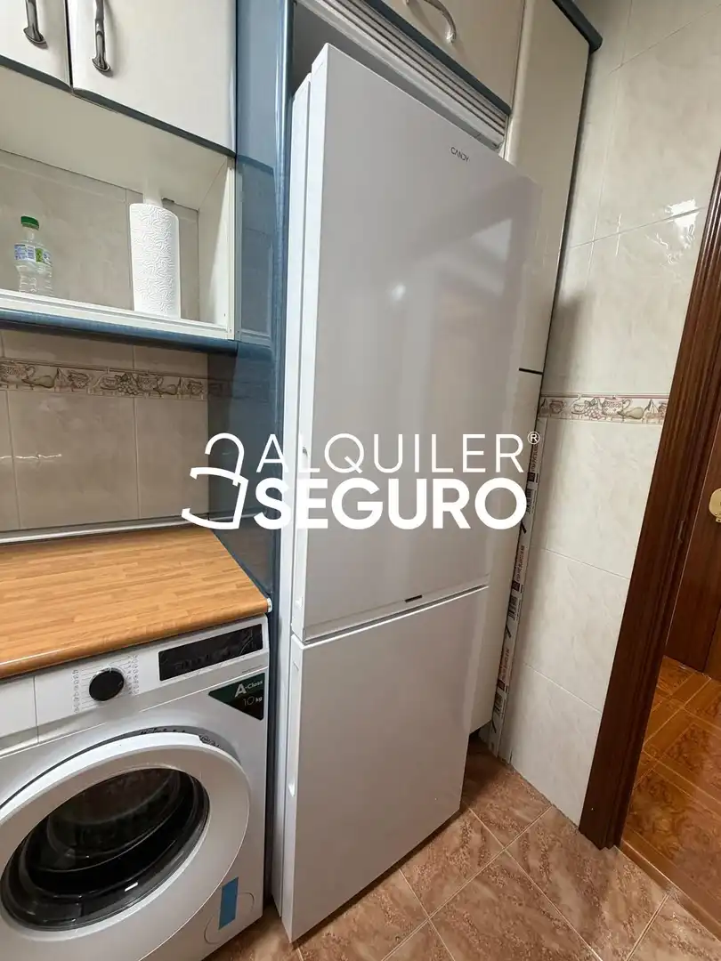 Cuina de Pis de lloguer en Madrid amb Aire condicionat i Calefacció