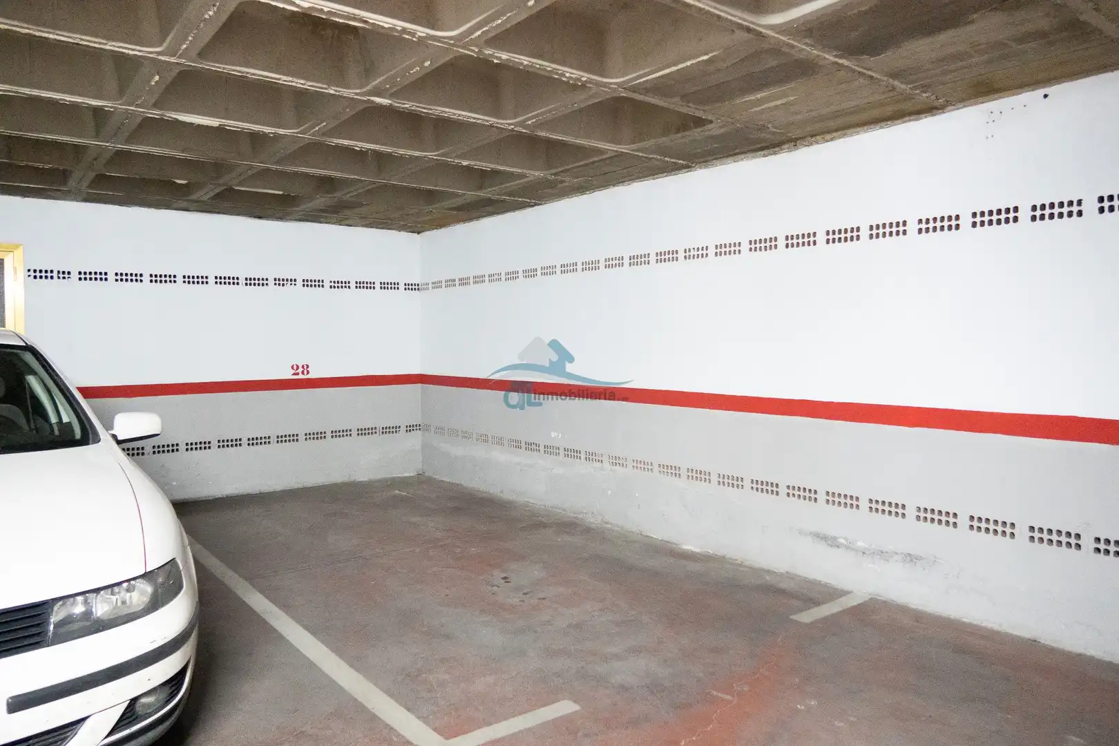 Parkplatz von Wohnung zur Miete in Linares mit Klimaanlage, Möbliert und Ofen