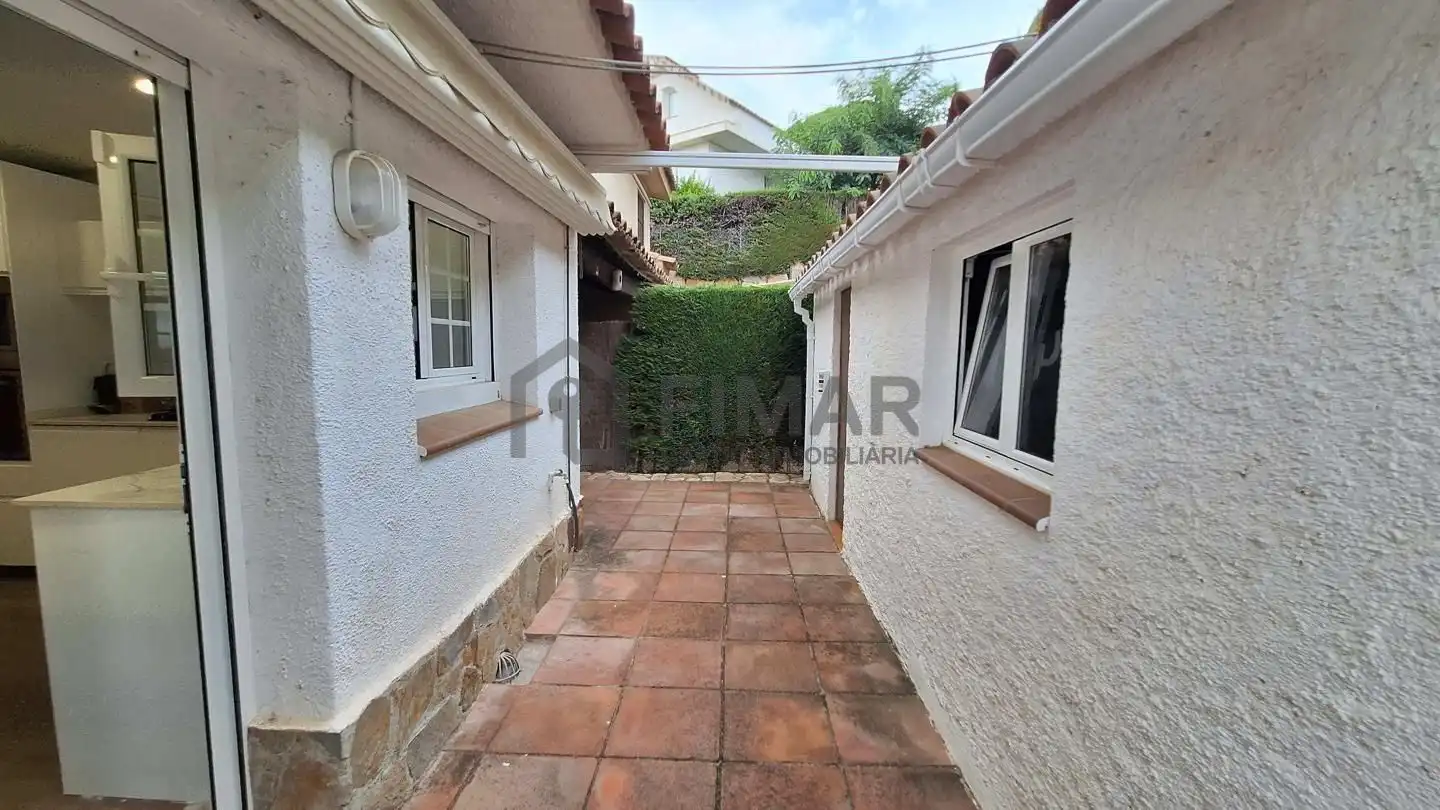 Vista exterior de Casa o chalet en venta en Vilassar de Dalt con Aire acondicionado, Calefacción y Jardín privado