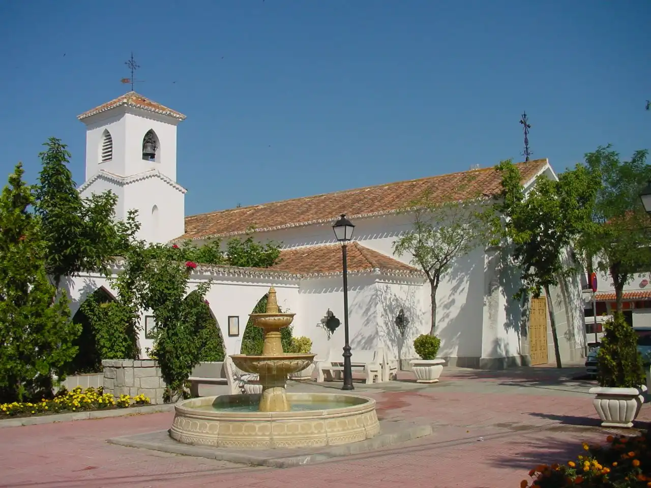 Vista exterior de Casa o xalet en venda en Villanueva del Pardillo amb Calefacció, Jardí privat i Parquet