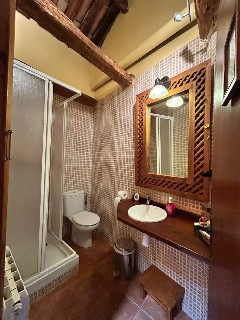 Baño de Finca rústica en venta en Alpens con Calefacción, Parquet y Amueblado