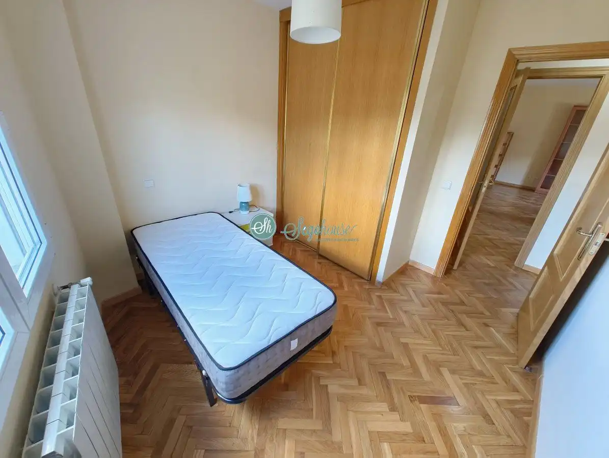 Bedroom of Flat for sale in Segovia  with Heating, Storage room and Furnished