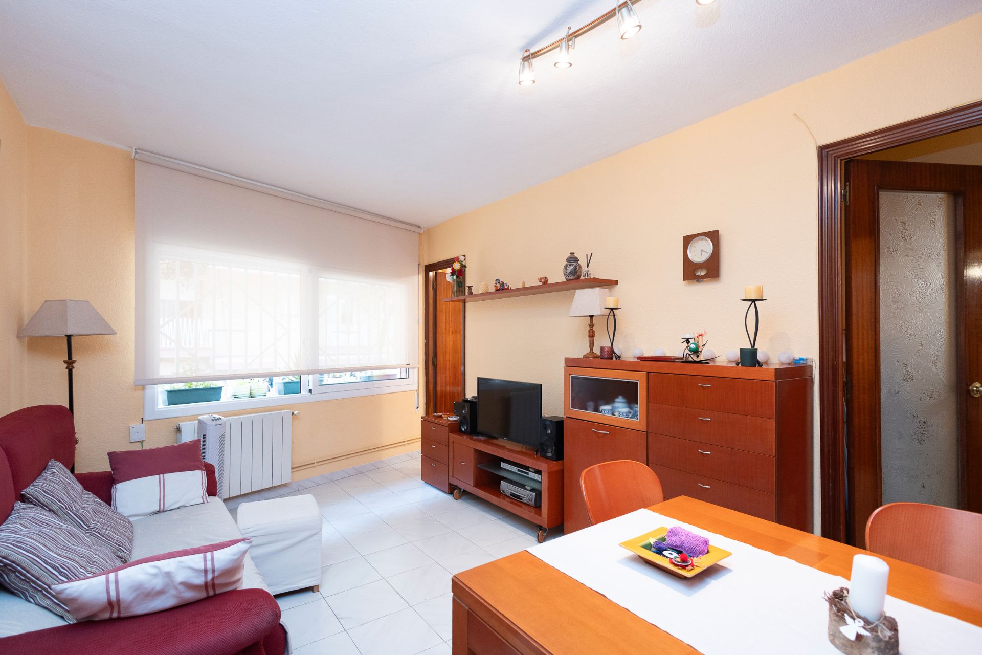 Sala d'estar de Pis en venda en Cornellà de Llobregat amb Calefacció i Forn