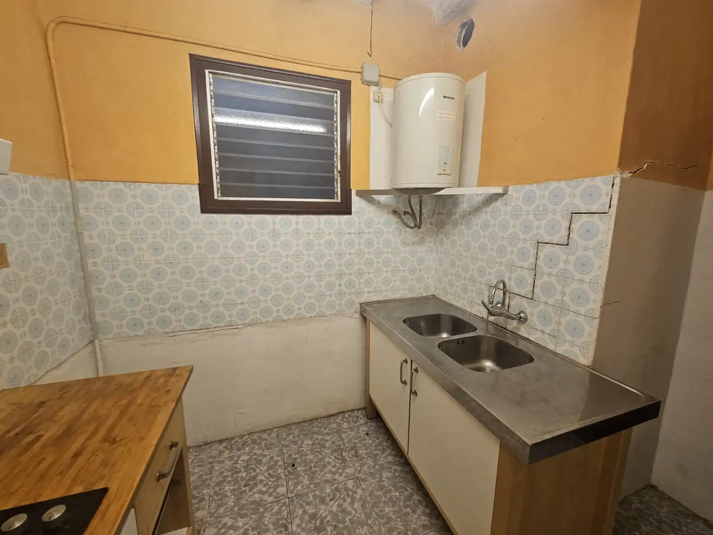 Cuina de Casa adosada en venda en Duesaigües amb Terrassa i Balcó