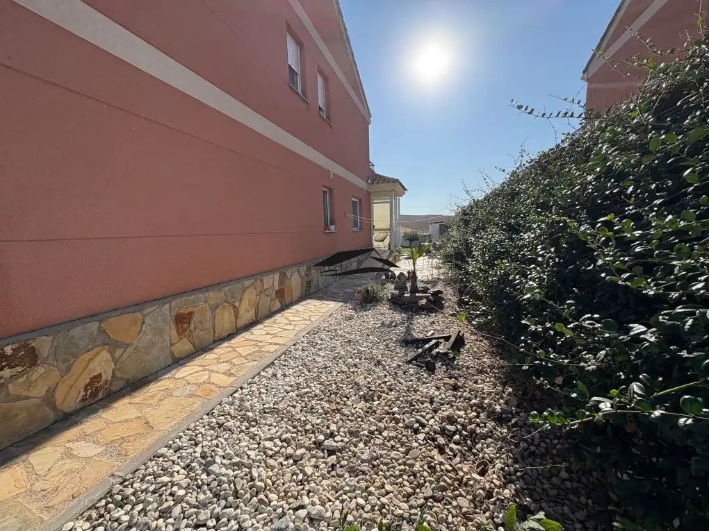 Vista exterior de Casa o chalet en venta en Arapiles con Calefacción, Jardín privado y Trastero