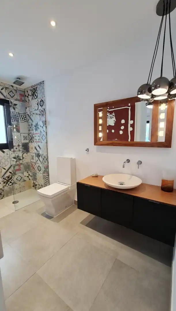 Baño de Casa o chalet de alquiler en Estepona con Aire acondicionado, Jardín privado y Terraza