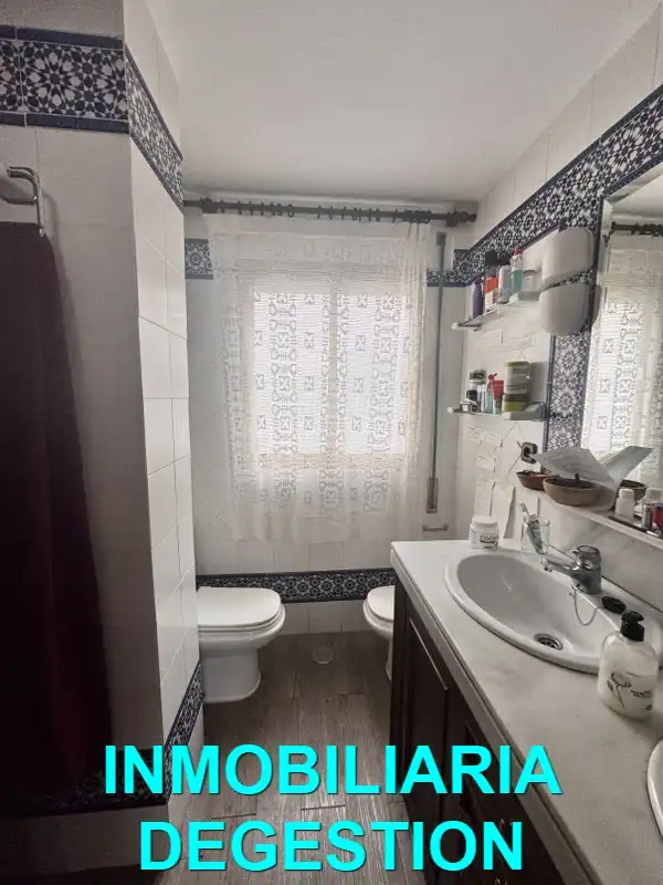 Bathroom of Attic for sale in Linares  with Terrace, Storage room and Balcony