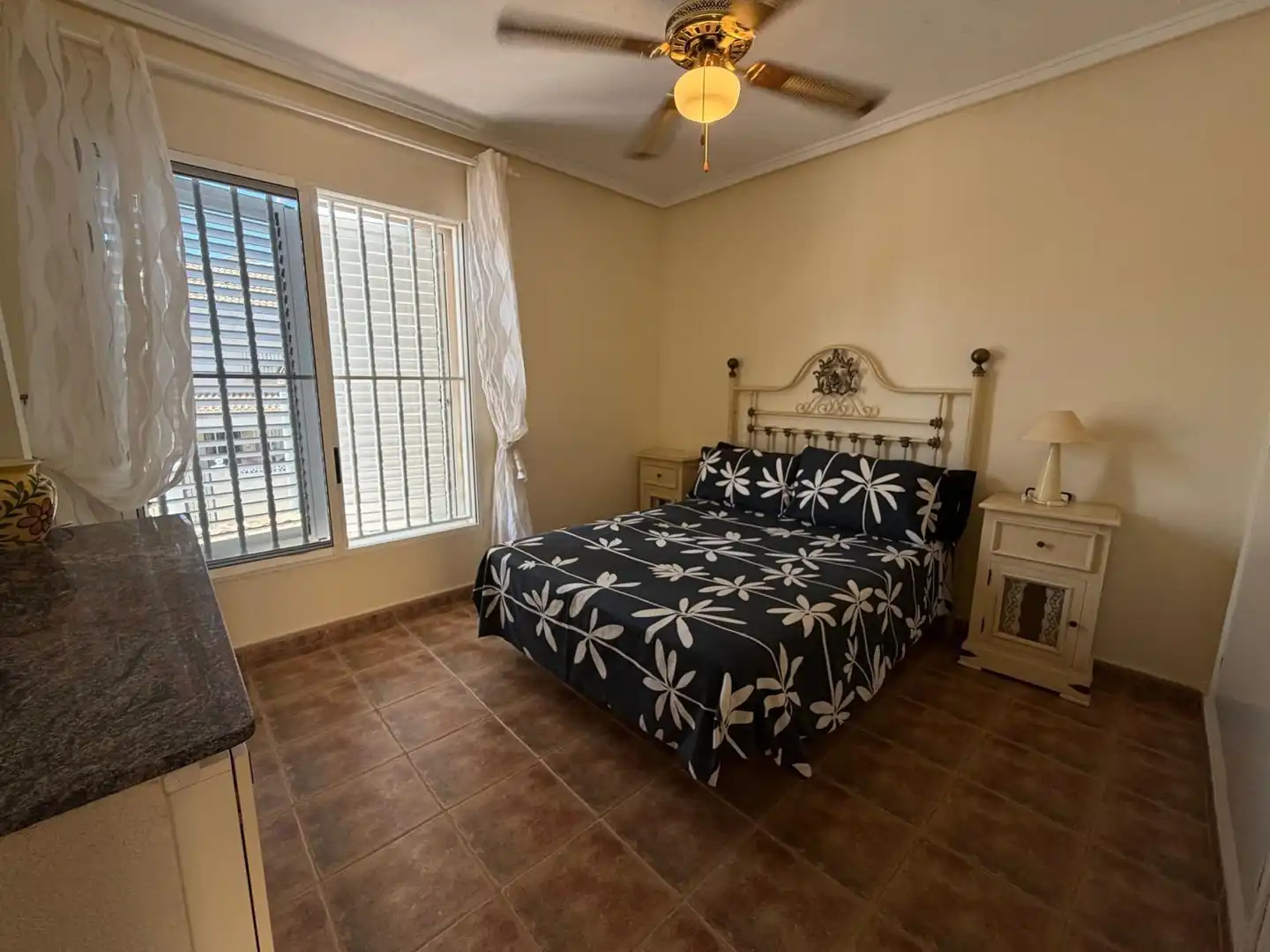 Habitación de Casa adosada en venta en Torrevieja con Jardín privado, Terraza y Trastero