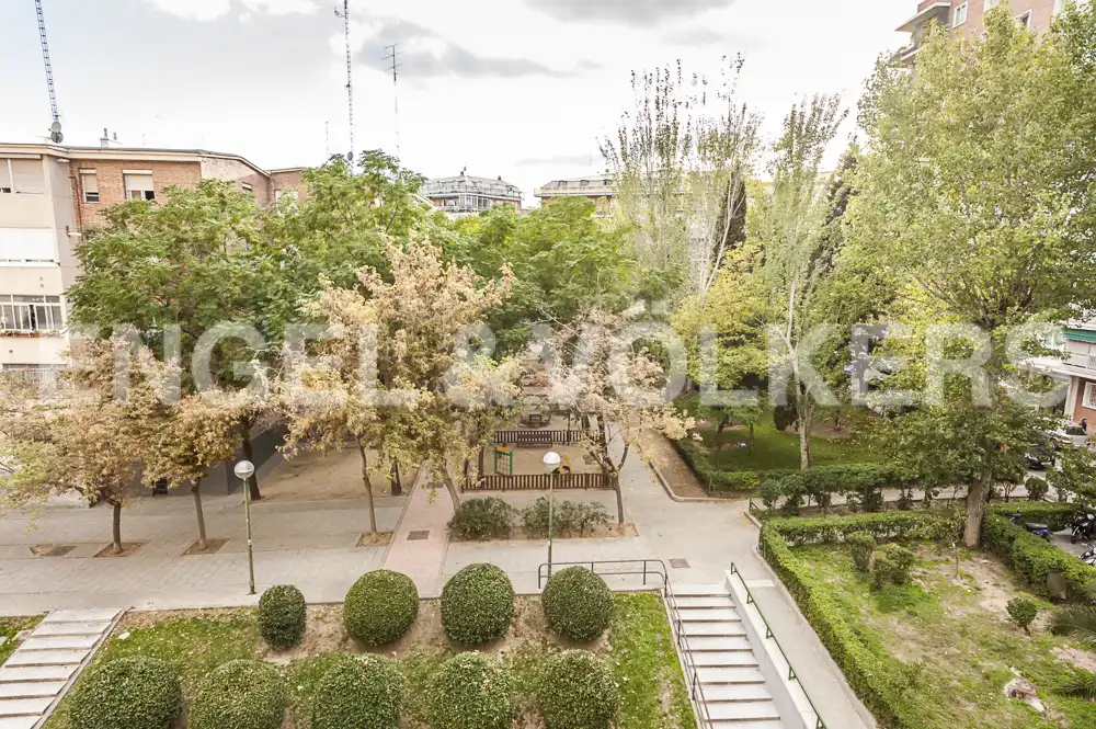 Außenansicht von Wohnung zur Miete in Madrid mit Heizung, Möbliert und Balkon
