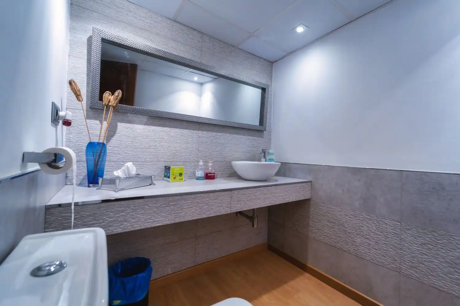 Baño de Piso en venta en Sevilla con Aire acondicionado y Terraza