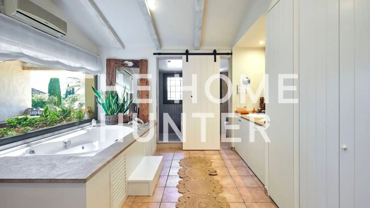 Bathroom of Houses for sale in Ventalló  with Air Conditioner, Heating and Private garden