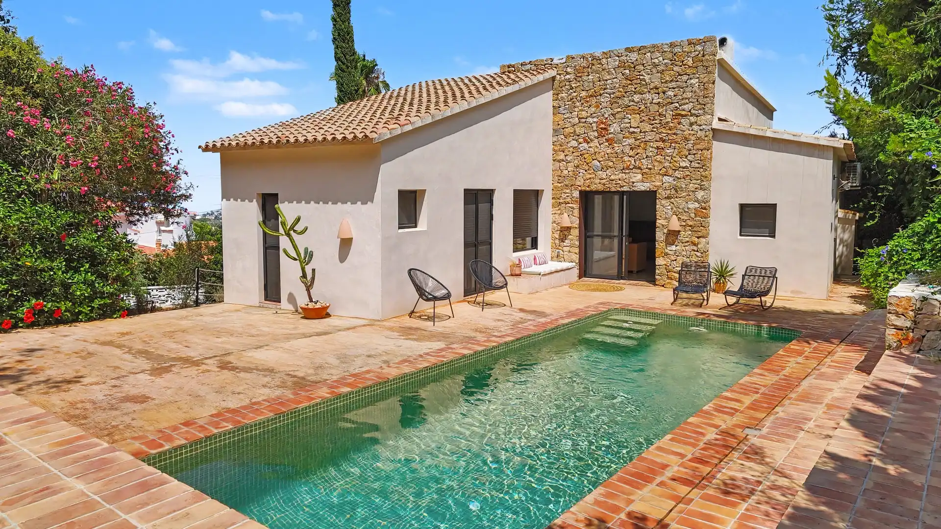 Swimming pool of Houses for sale in Dénia  with Air Conditioner, Heating and Terrace