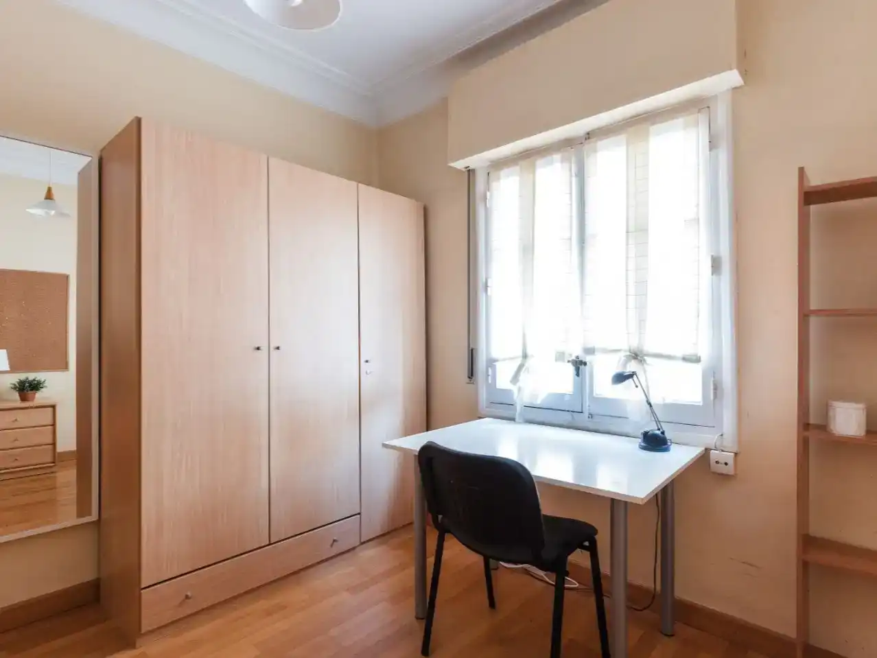 Dormitori de Pis de lloguer en  Logroño amb Parquet i Moblat