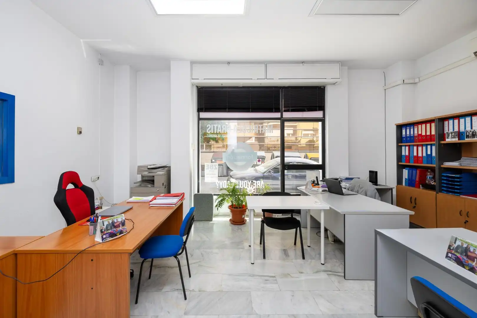 Business premises for sale in Calle Cisne 10