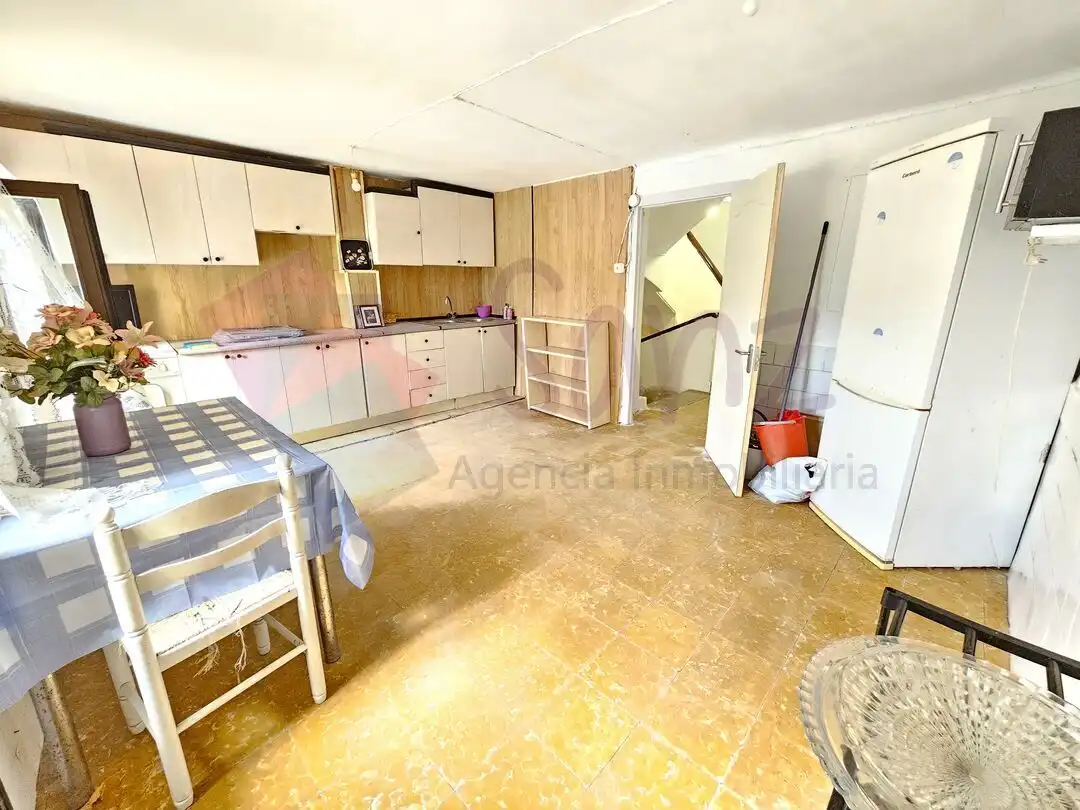 Kitchen of Houses for sale in Nalda, La Rioja