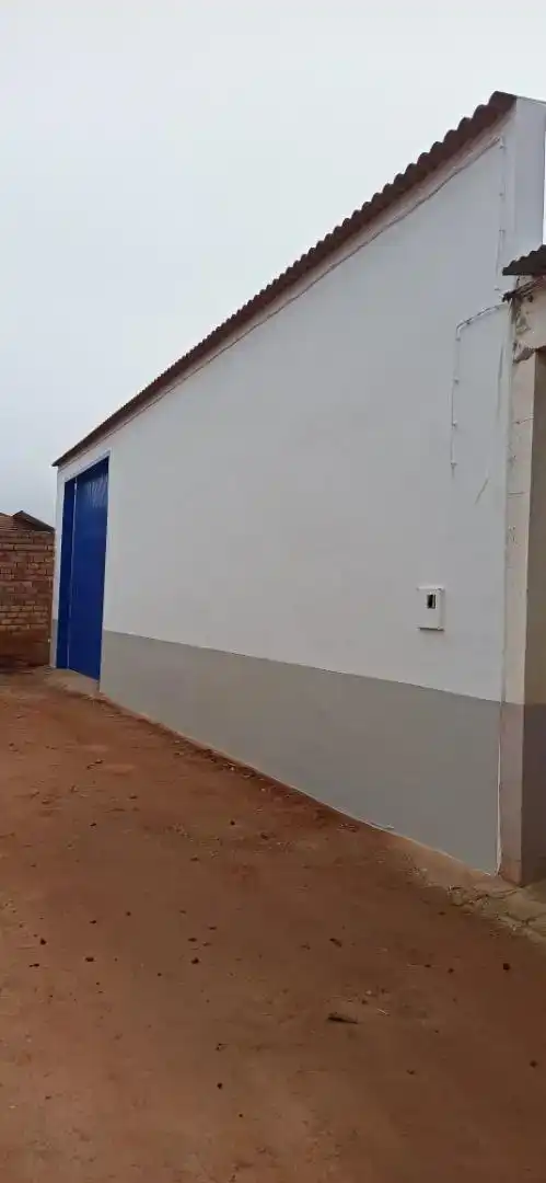 Außenansicht von Garage zur Miete in Guareña