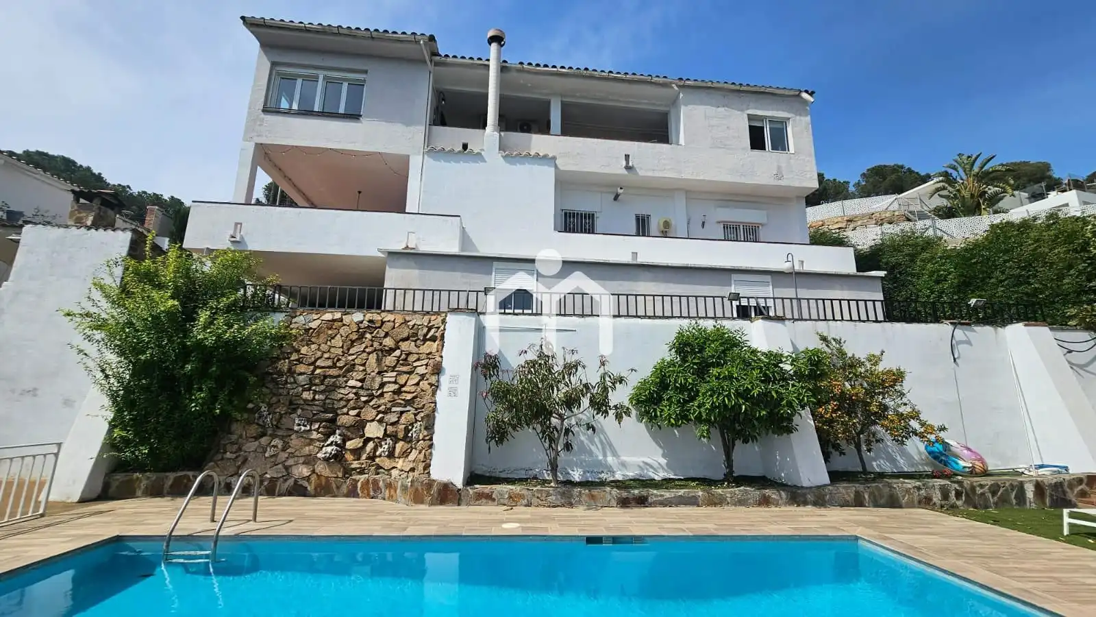 Vista exterior de Casa o chalet en venta en Cabrils con Calefacción, Parquet y Terraza