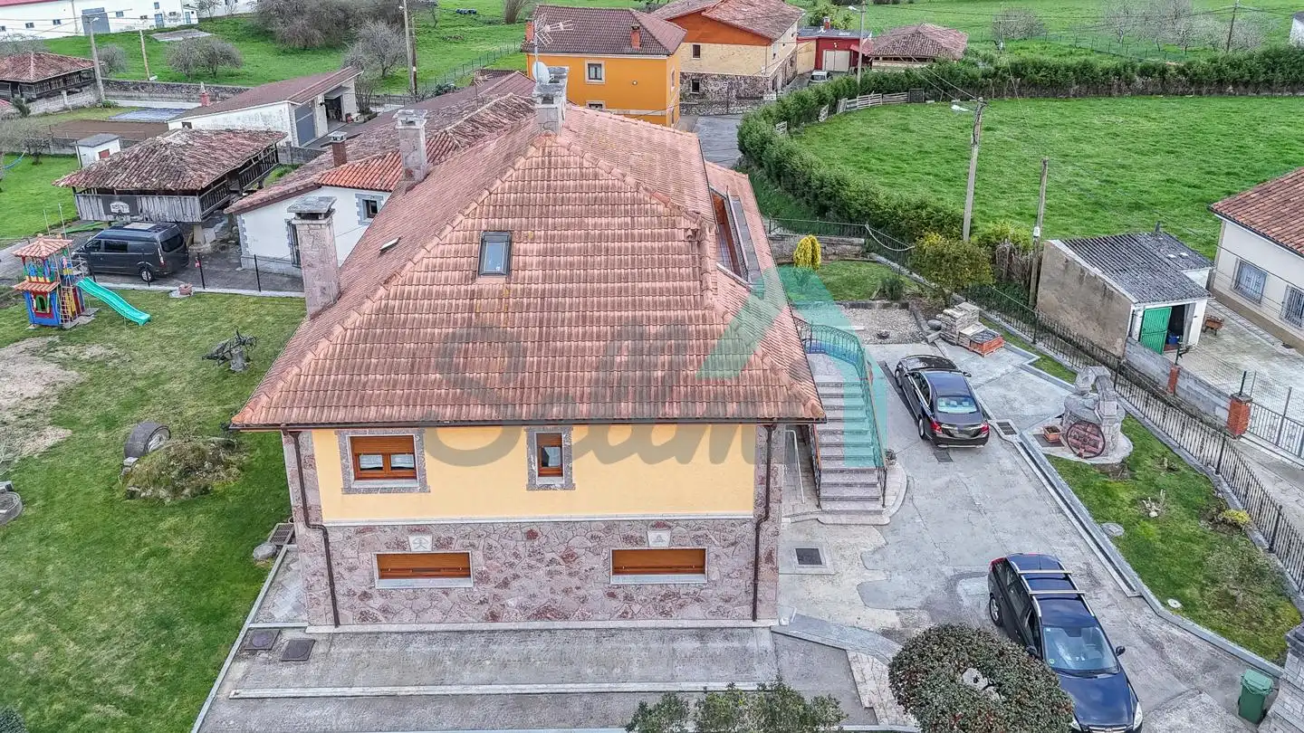 Houses for sale in Camíno De Castañéu, Viella - Granda - Meres