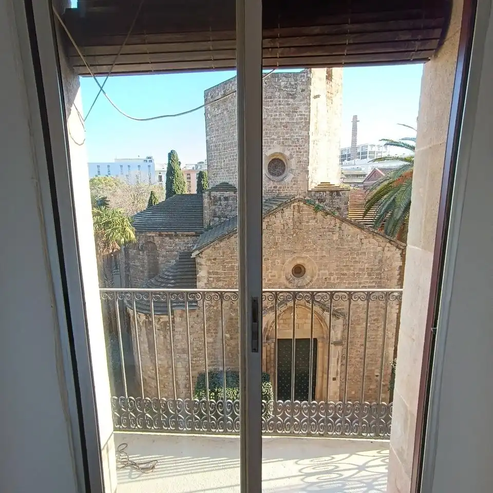 Vista exterior de Piso en venta en Barcelona con Parquet, Trastero y Amueblado