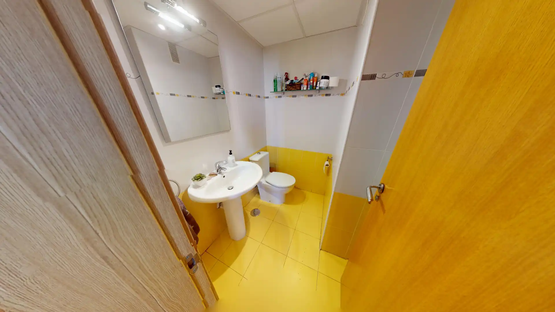 Bathroom of Attic for sale in Alicante / Alacant  with Air Conditioner, Heating and Parquet flooring