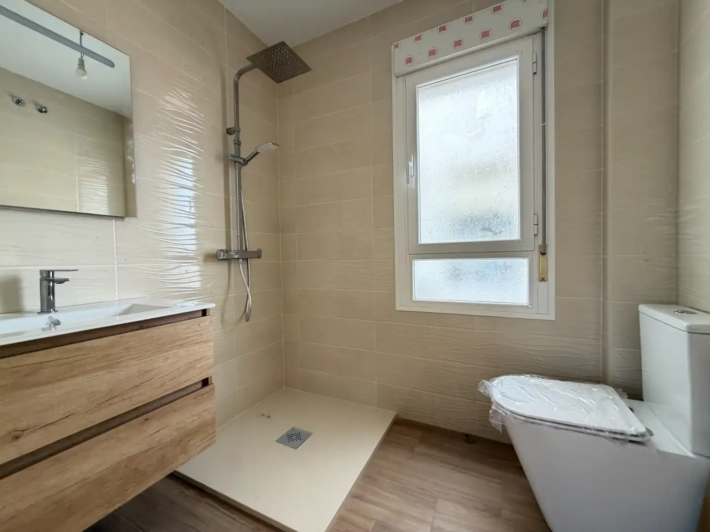 Bathroom of Flat for sale in Plasencia
