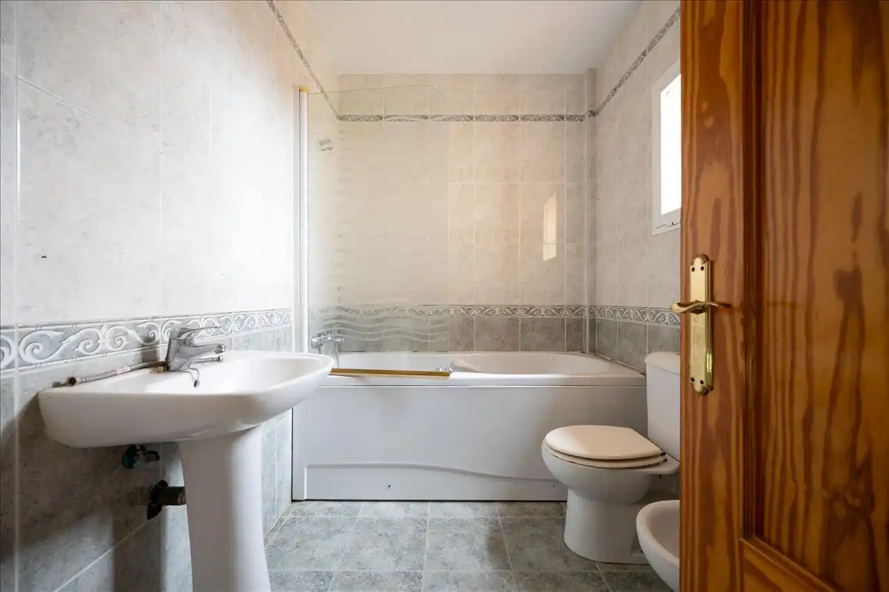 Bathroom of Detached homes for sale in Málaga  with Terrace and Swimming Pool
