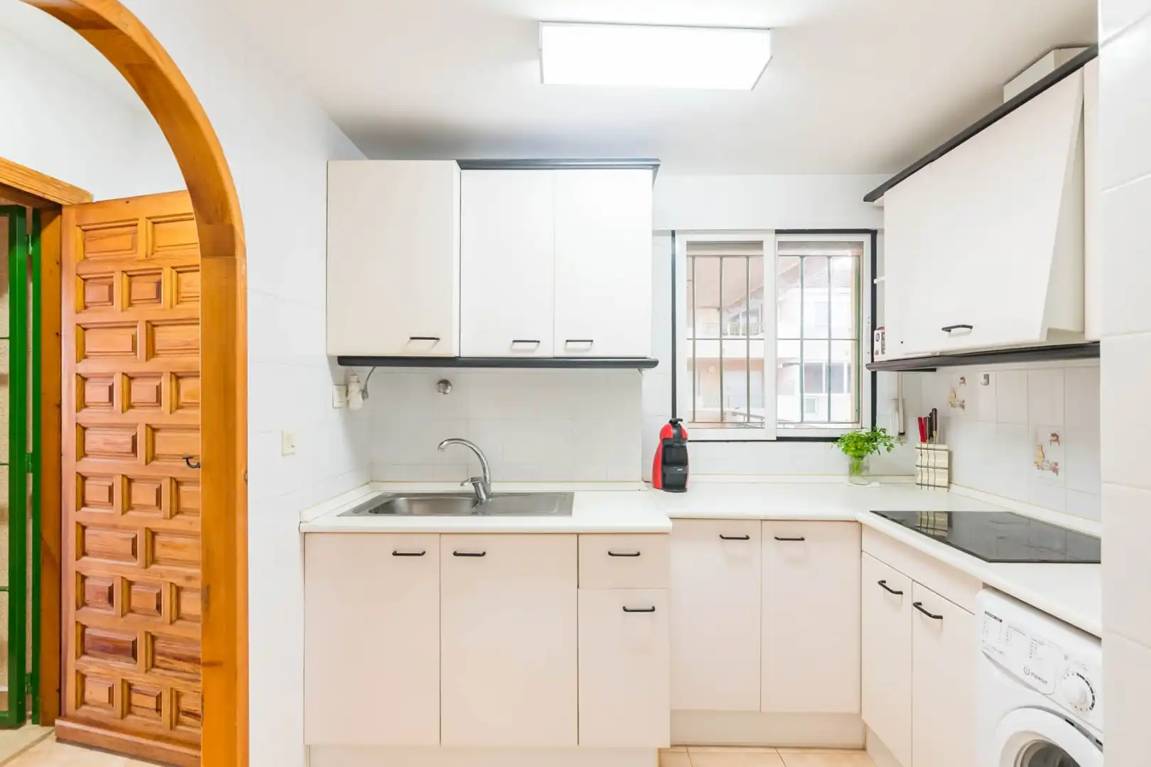 Kitchen of Flat for sale in Los Alcázares  with Swimming Pool, Furnished and Oven