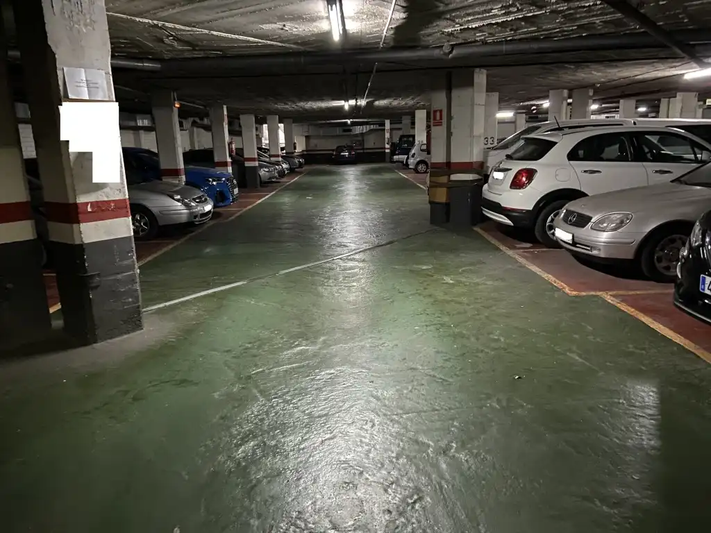 Einzelparkplatz zum Verkauf in Avinguda Josep Tarradellas, imagen 4